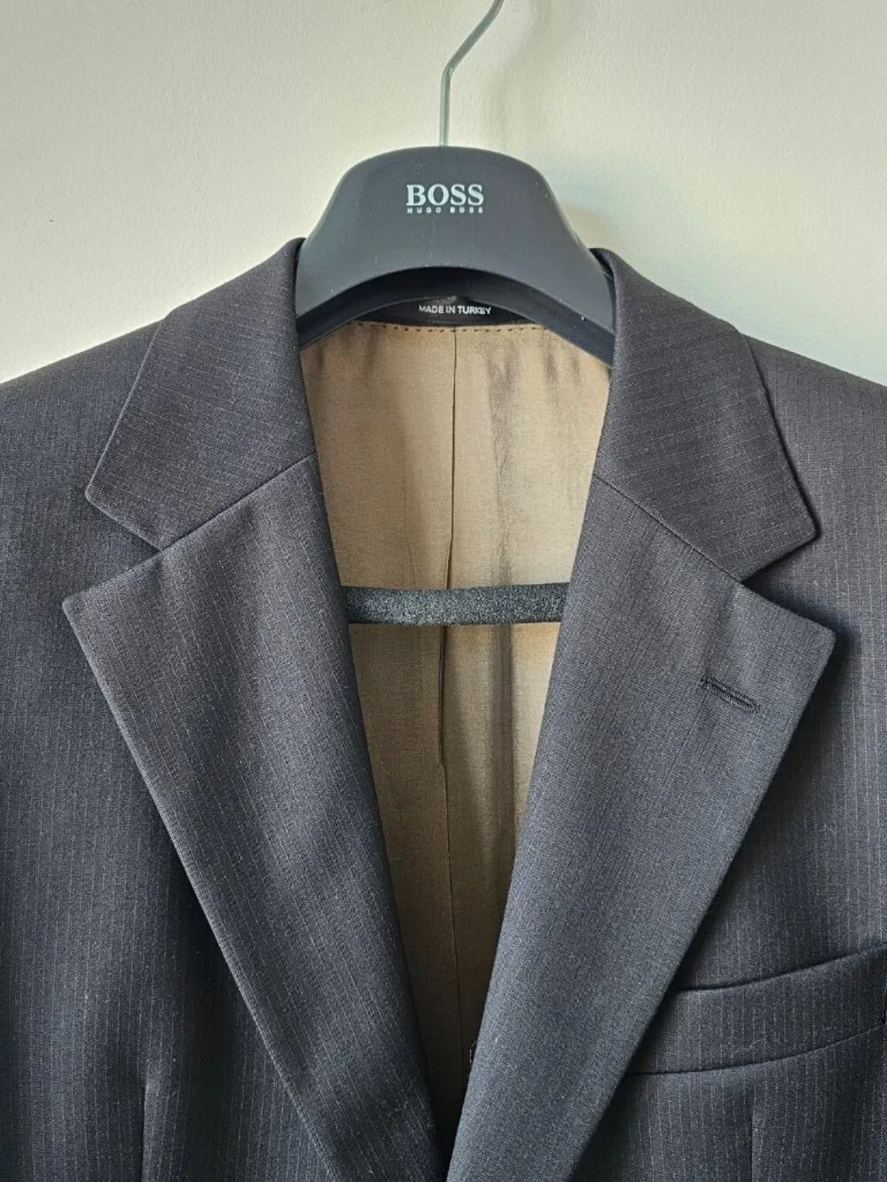 HUGO BOSS Super 100 Men's Black Suit 100% Virgin Wool 50C Garment Bag & Hanger - Picture 3 of 16
